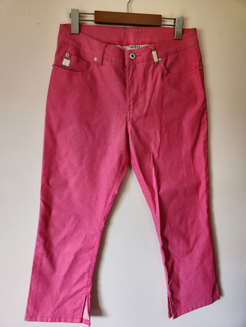 Vintage Y2K Guess Shimmer Pink Cropped Pants Rhinestone Logo Plaque Capri Jeans
